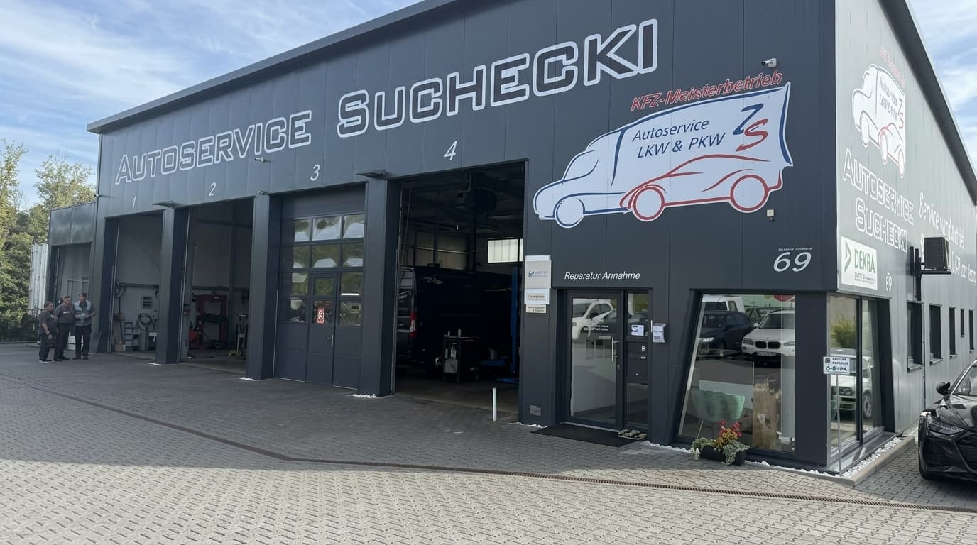 Luftbild von Aral-Tankstelle und Autoservice Suchecki an der Lauterbacher Straße in Gedern mit Firmenlogo
