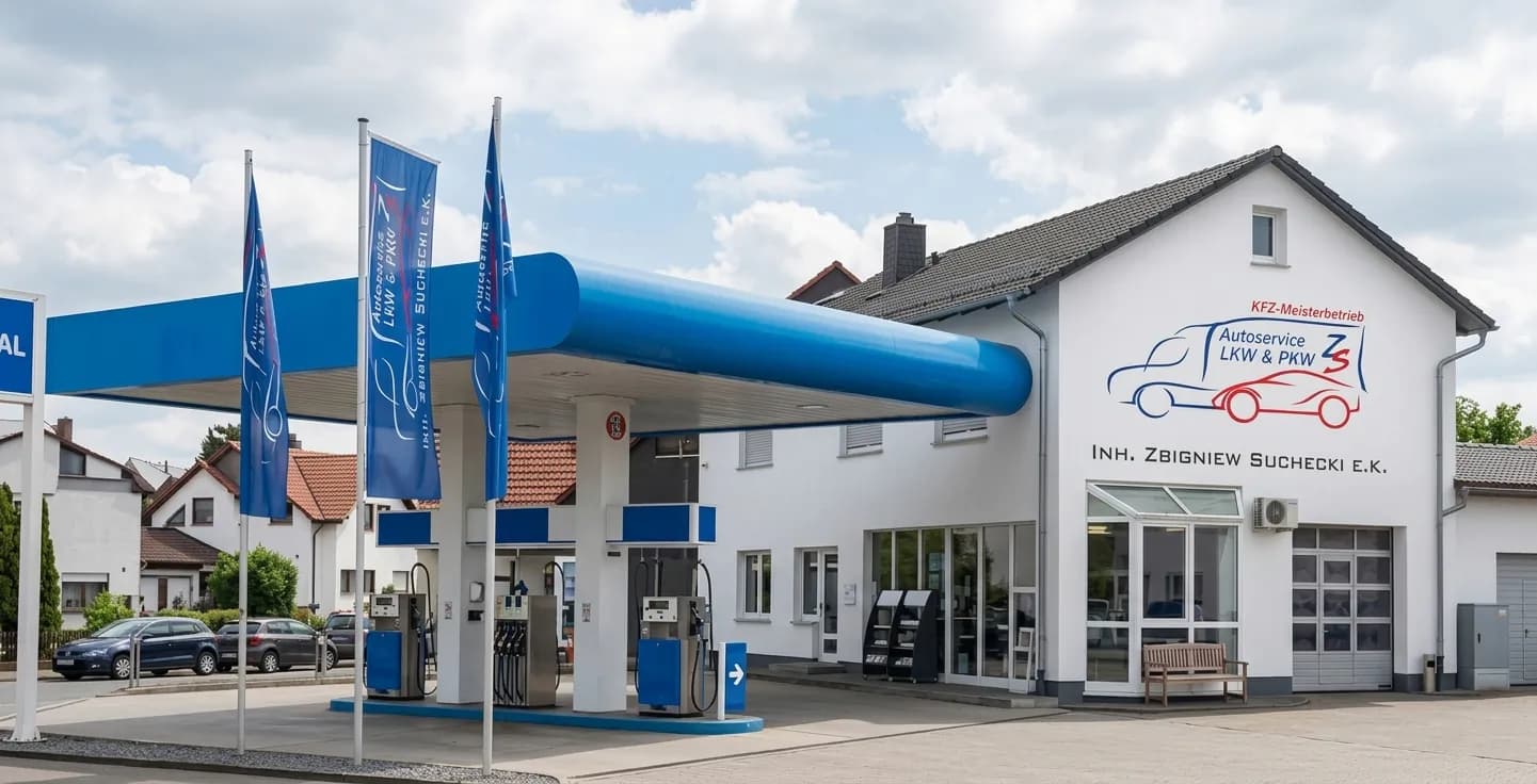 Aral-Tankstelle und Autoservice Suchecki in Gedern im Sommer, mit blauem Tankstellendach und einladendem Eingang zum Shop